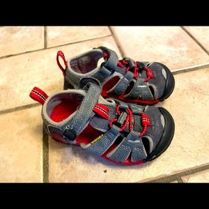Kids Keen Seacamp Sandals Sz 8 Magnet/Red